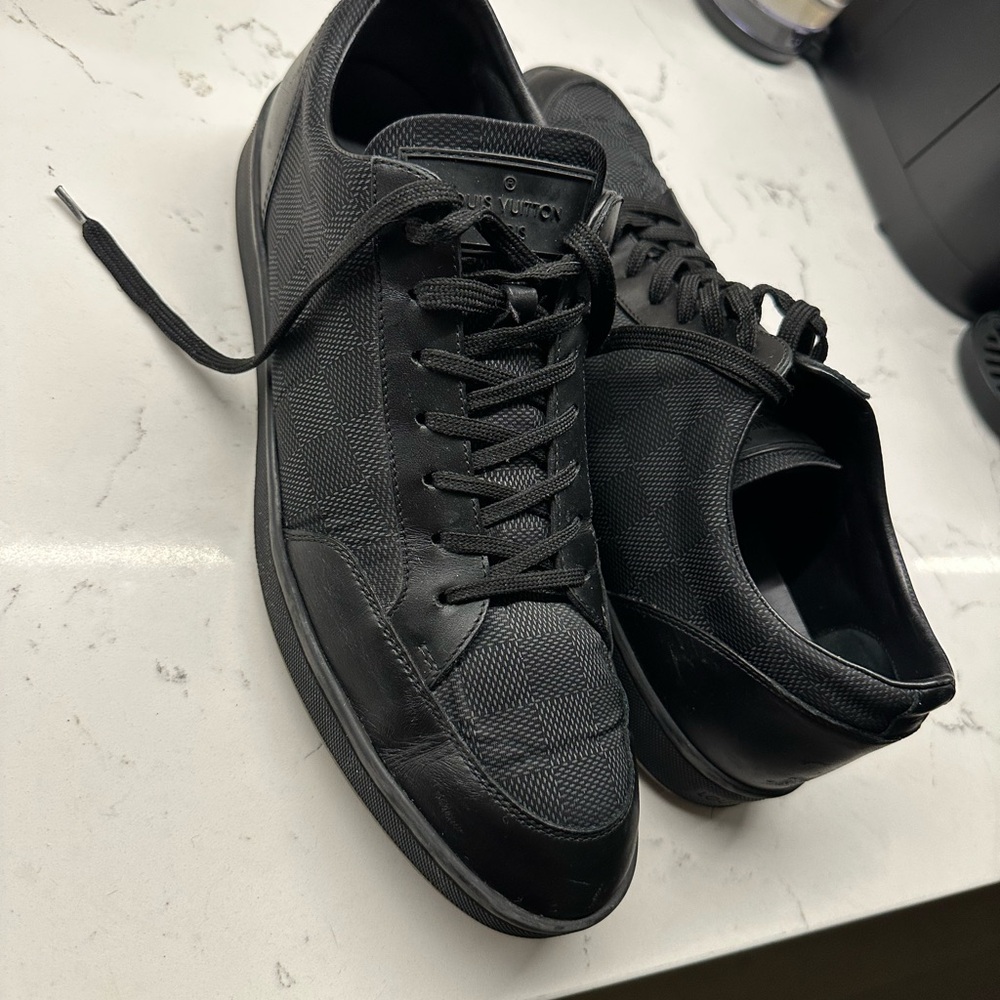 Louis Vuitton black offshore sneakers - 1A35KC